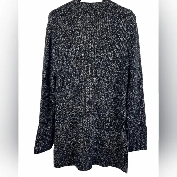 ATHLETA Shasta V-Neck Oversized Chunky Sweater Black and Grey Size Meduim