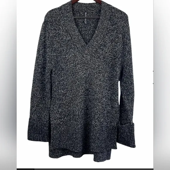 ATHLETA Shasta V-Neck Oversized Chunky Sweater Black and Grey Size Meduim