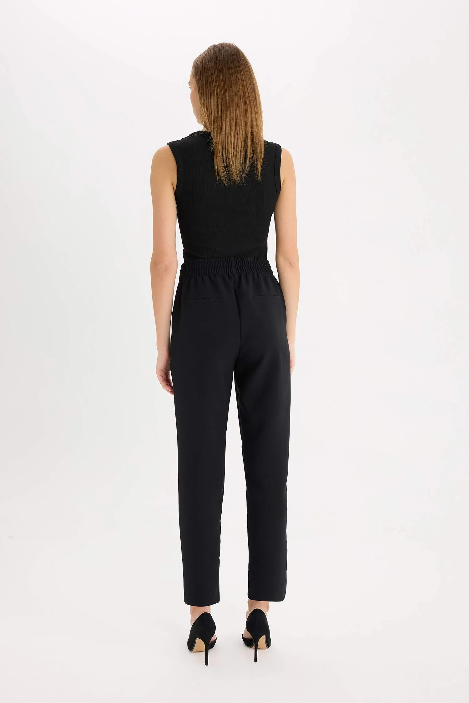 Carrot Fit Carrot Mold Fabric Pants Basic Plain Pale With Simple Pocket