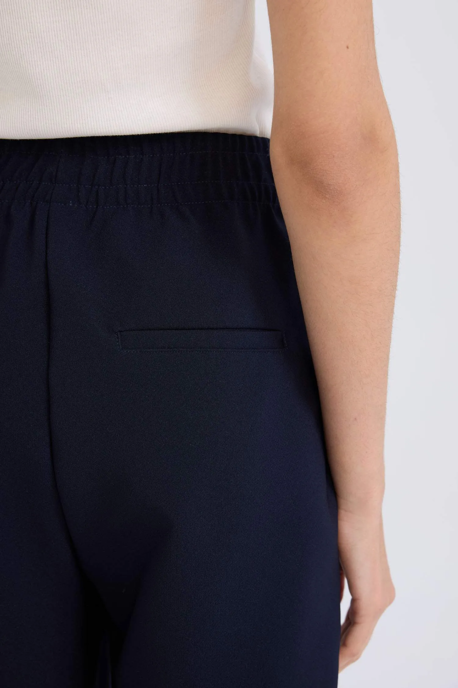 Carrot Fit Carrot Mold Fabric Pants Basic Plain Pale With Simple Pocket