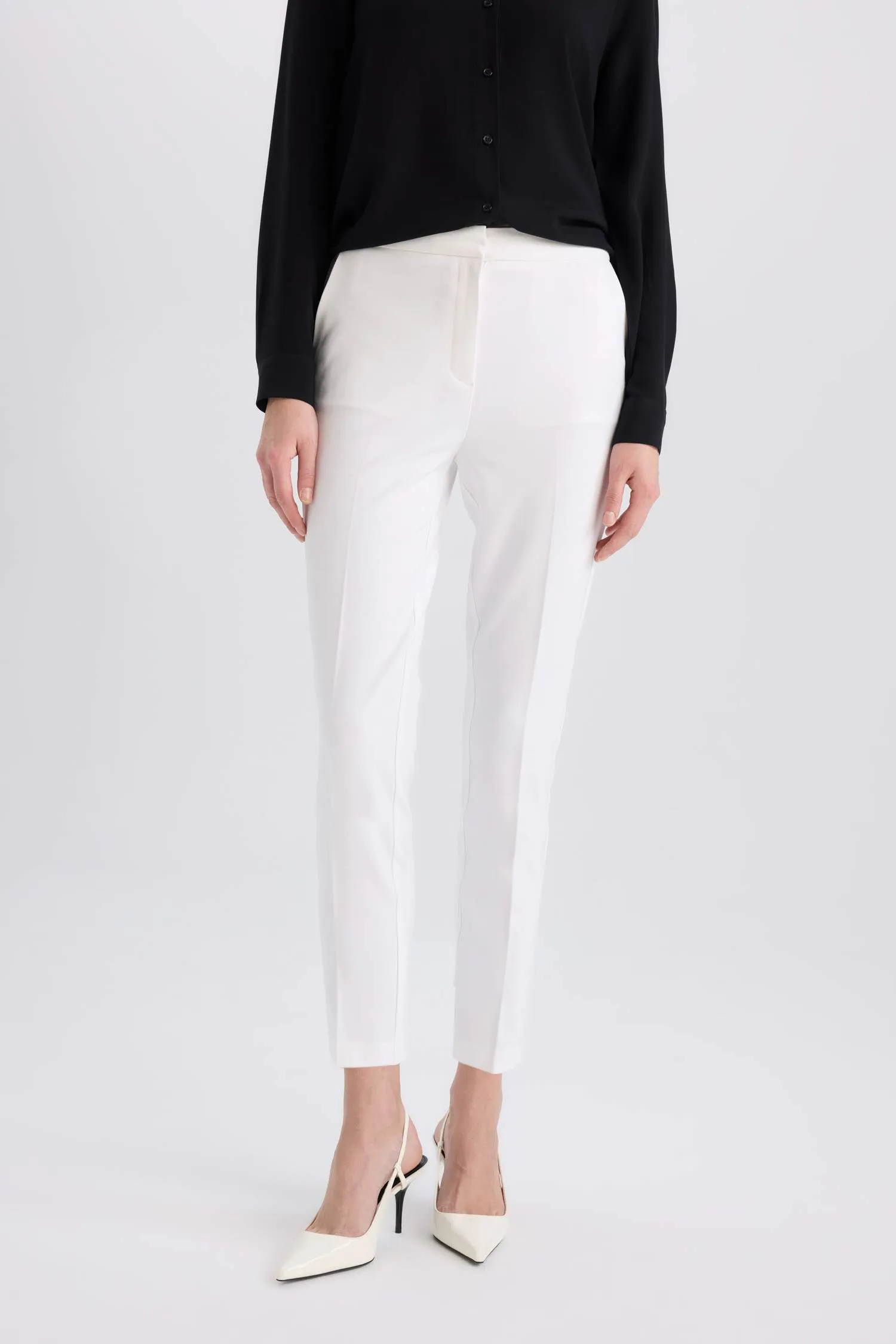 Carrot Fit Regular Hem Double Pocket Trousers