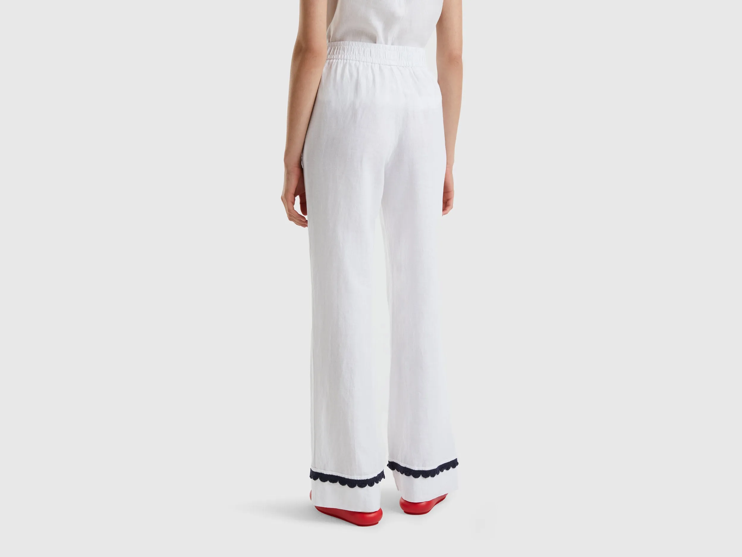 Crochet Detailed Hem Relaxed Wide White Linen Trousers