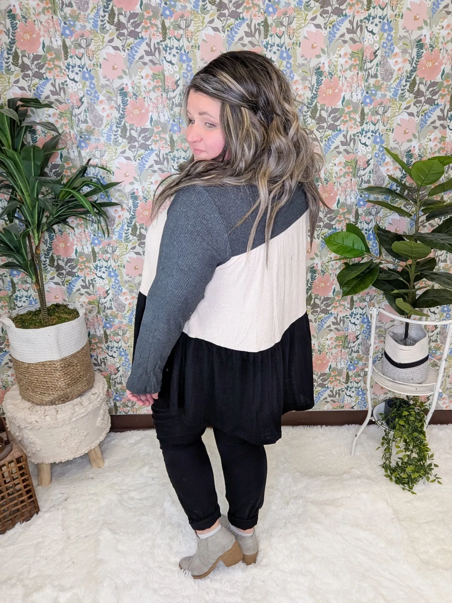 Donna Colorblock Flowy Tiered Top in Neutrals