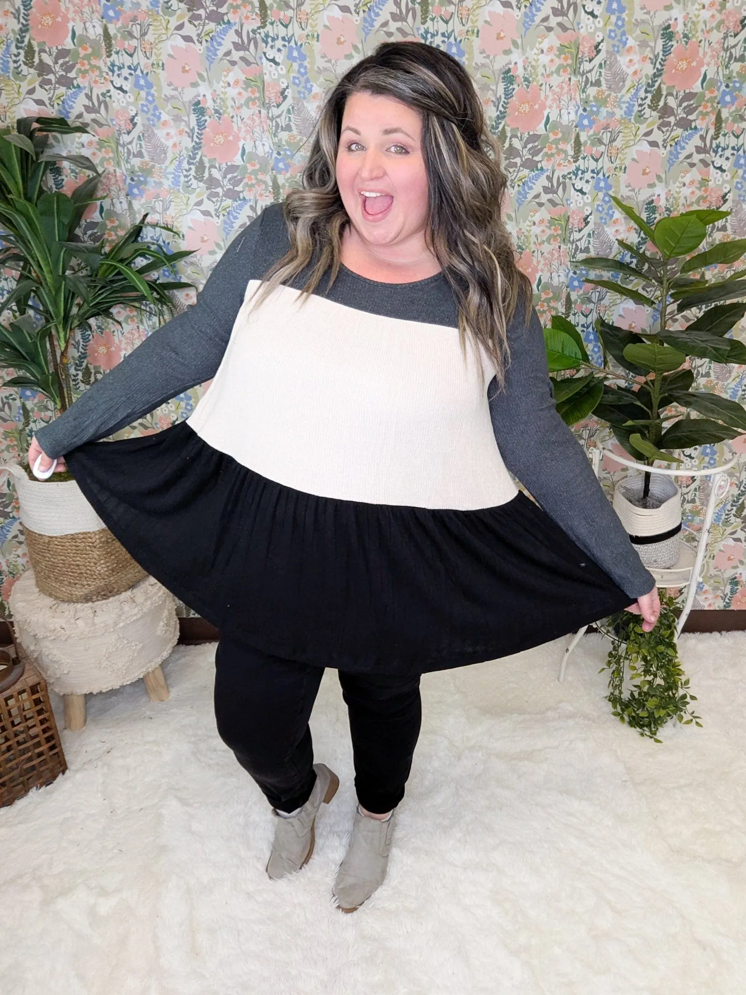 Donna Colorblock Flowy Tiered Top in Neutrals