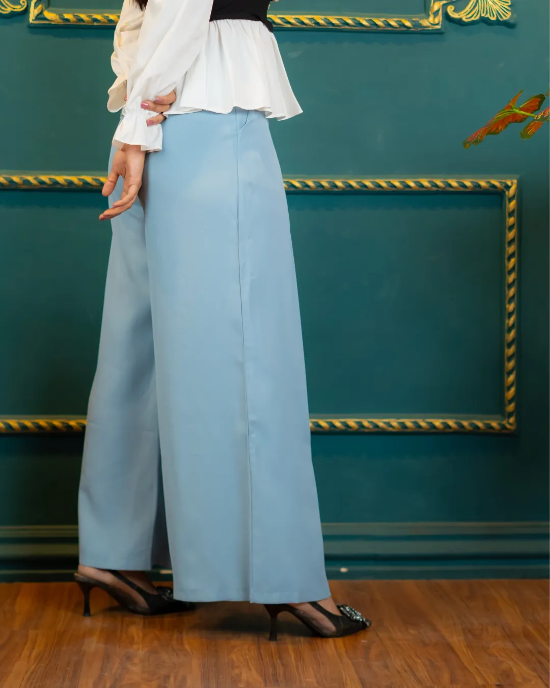 Effortless Wide-Leg Pleated Trousers
