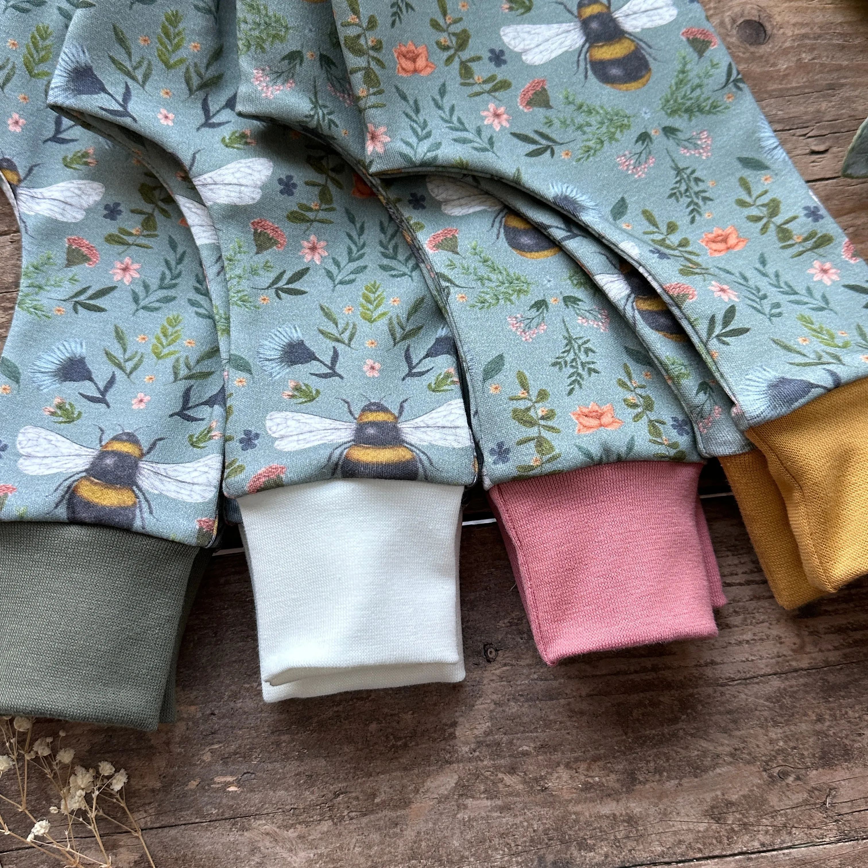 Forest Bee and Botanicals Slim Leggings | Ready To Post
