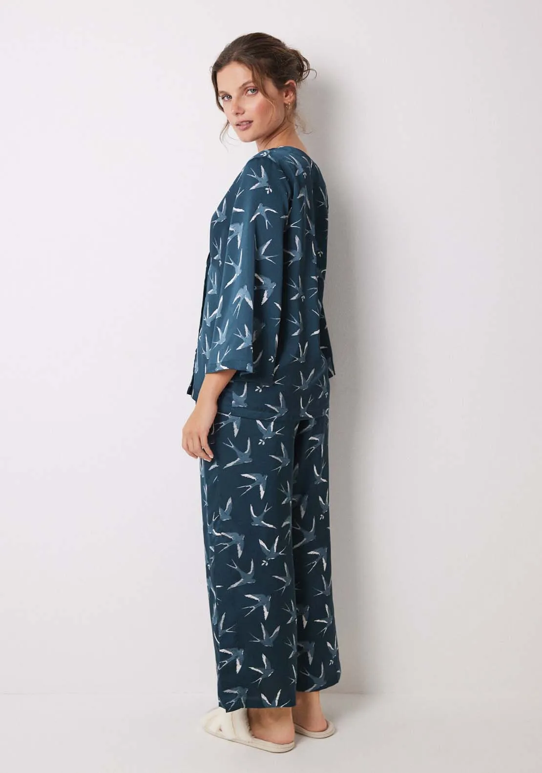 Long satin pajamas with bird print - Green