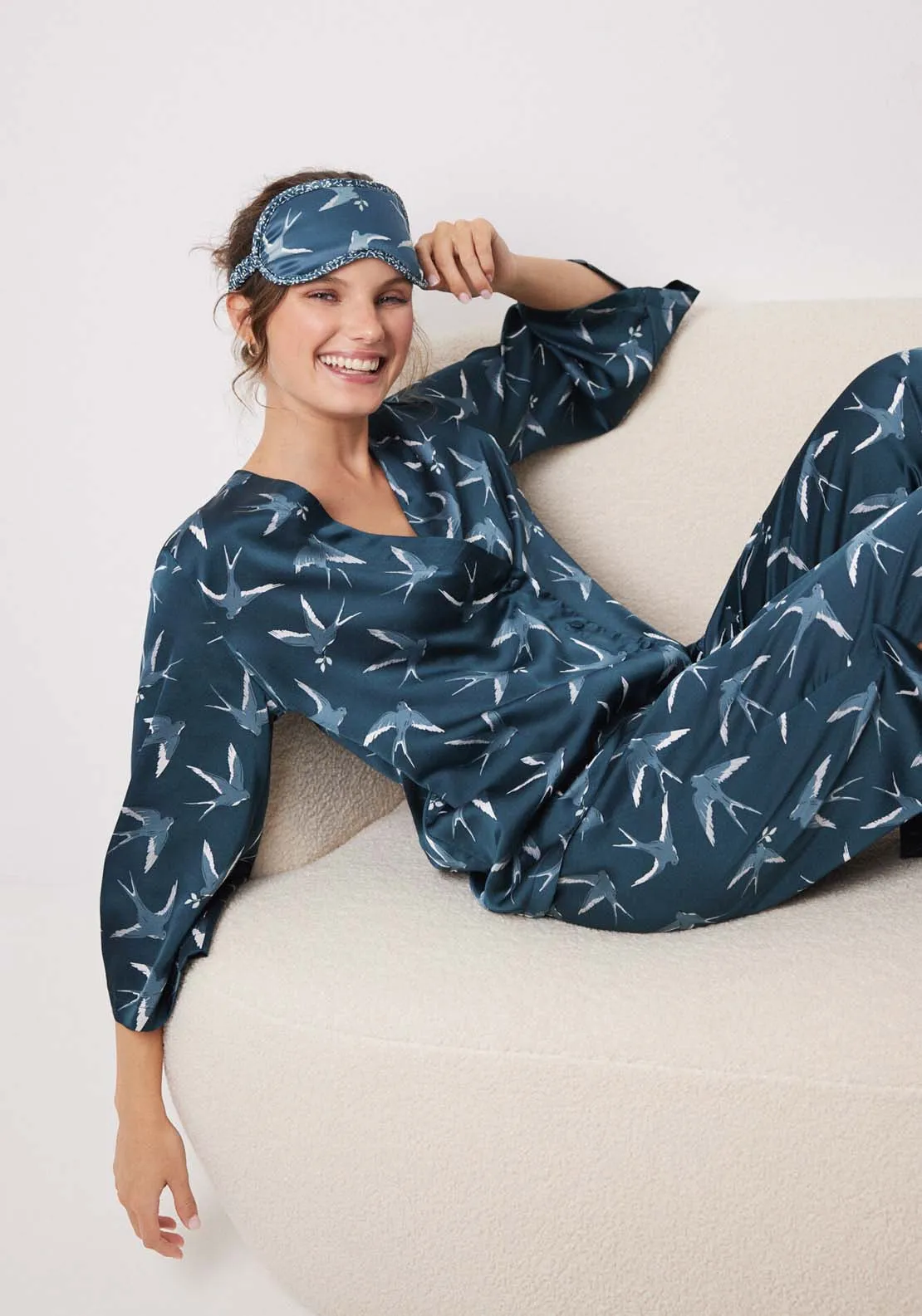 Long satin pajamas with bird print - Green