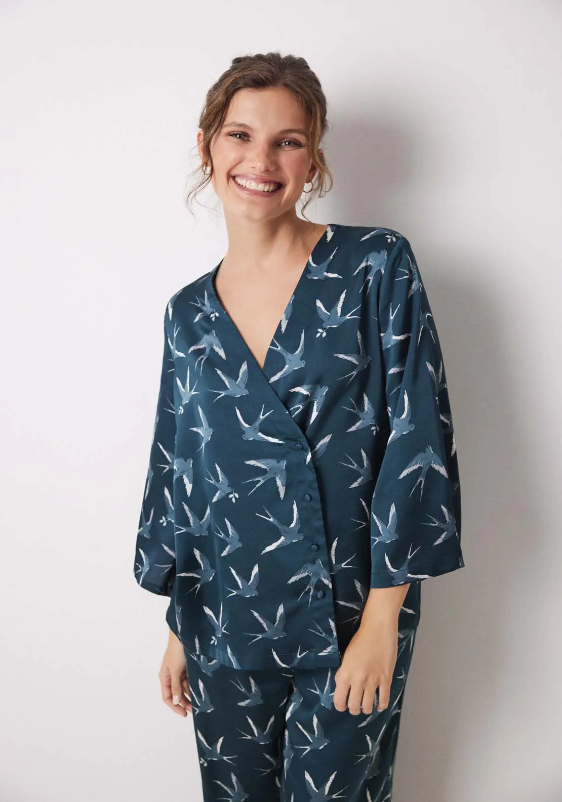 Long satin pajamas with bird print - Green