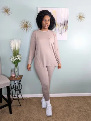 PLUS SIZE ASH MOCHA MICROFIBER FRONT POCKET TOP /LEGGINGS SET