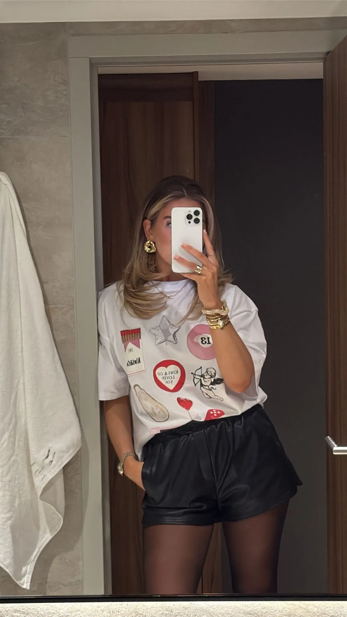 "Kiwi Loves You" Oversized Tee