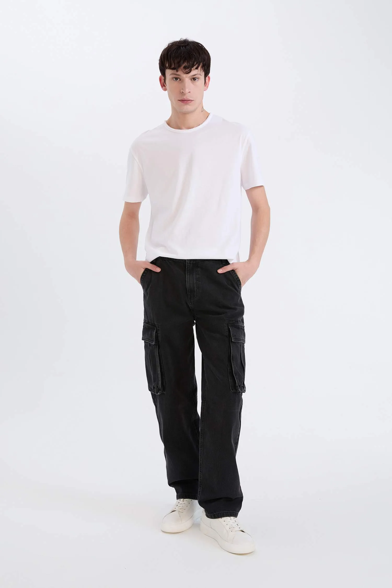 Relax Fit Wide Leg Jeans