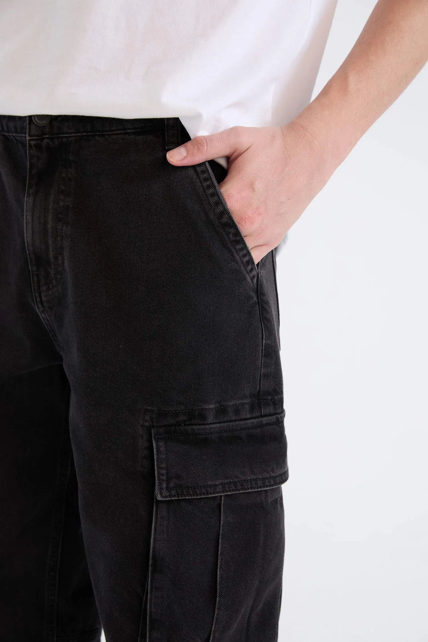 Relax Fit Wide Leg Jeans