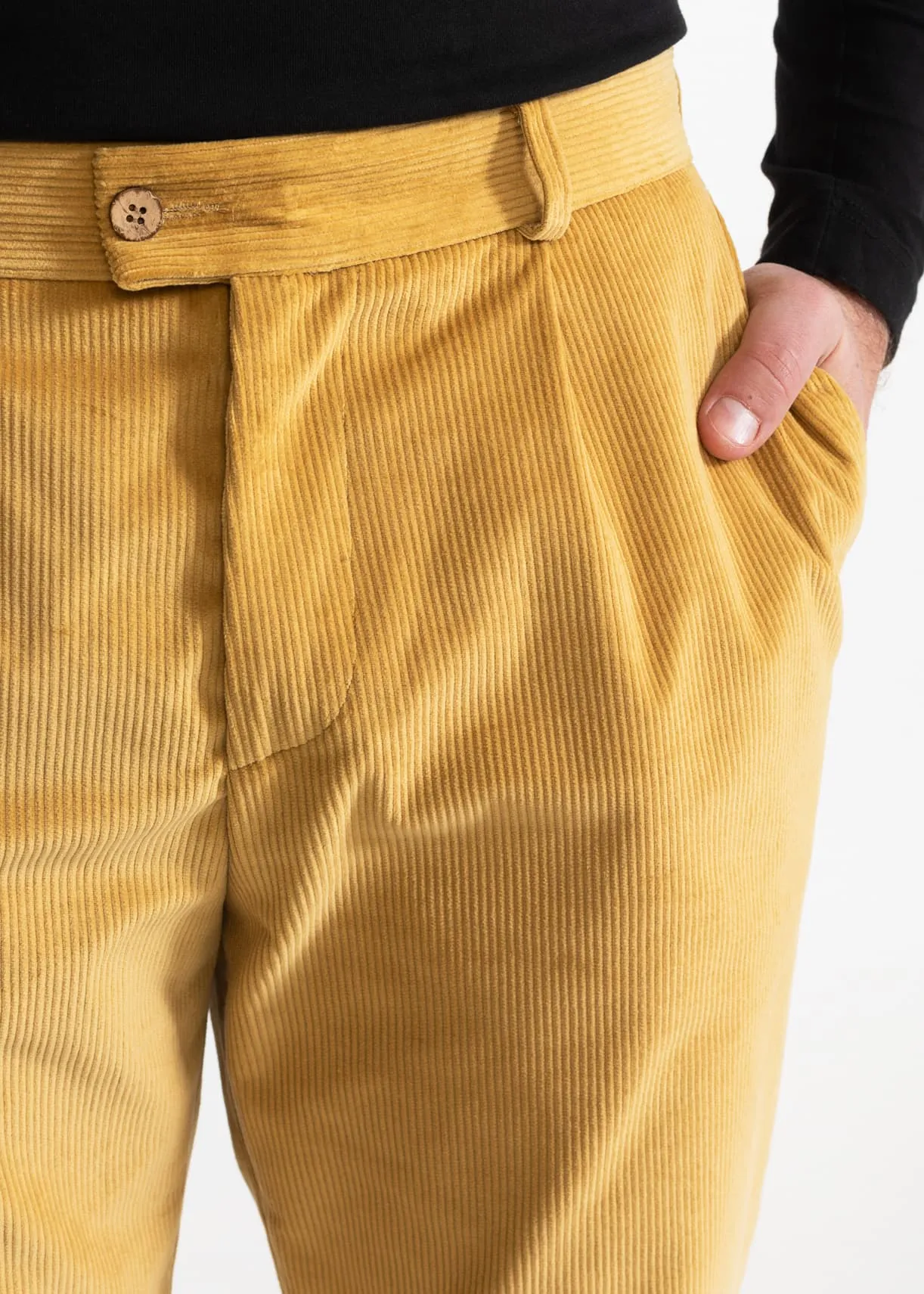 The Dacian Corduroy Trousers Golden