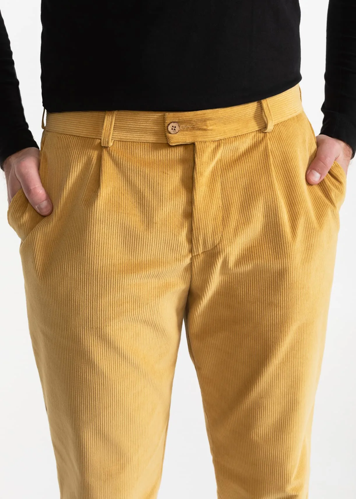 The Dacian Corduroy Trousers Golden