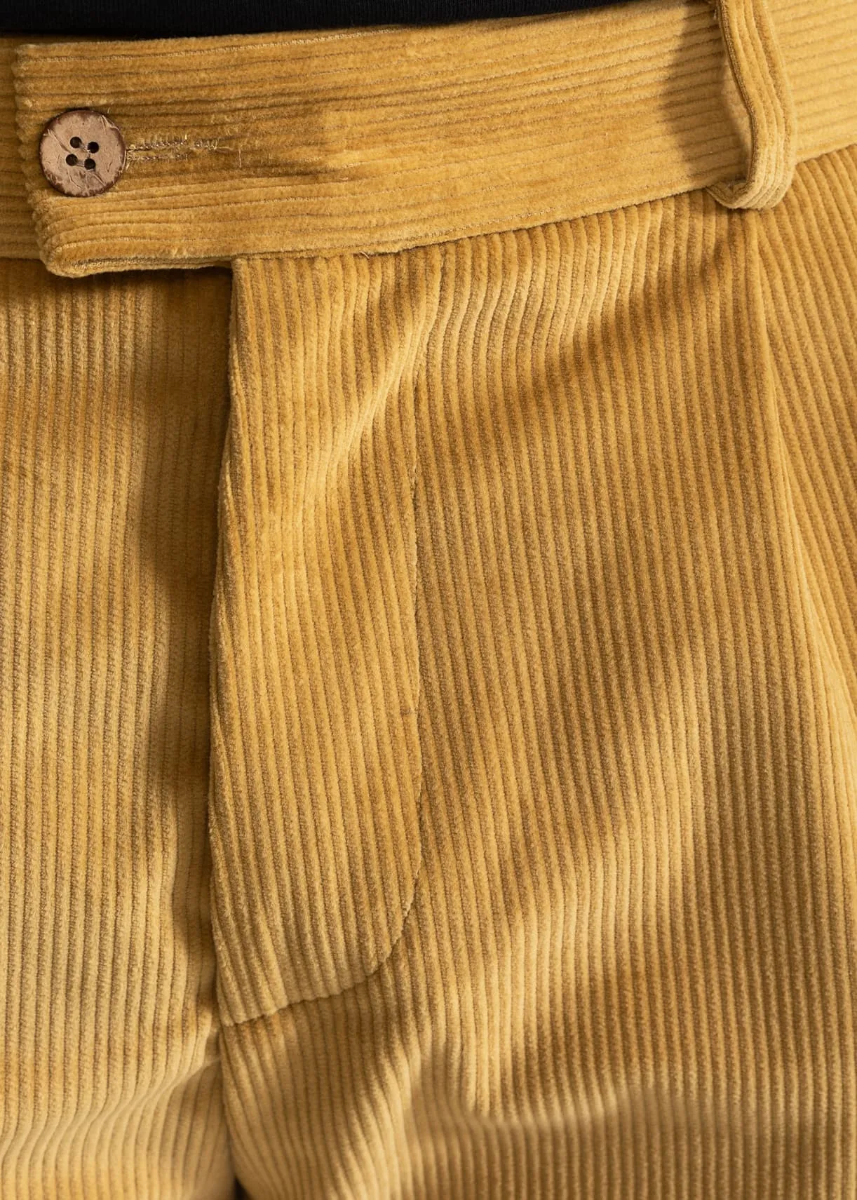 The Dacian Corduroy Trousers Golden