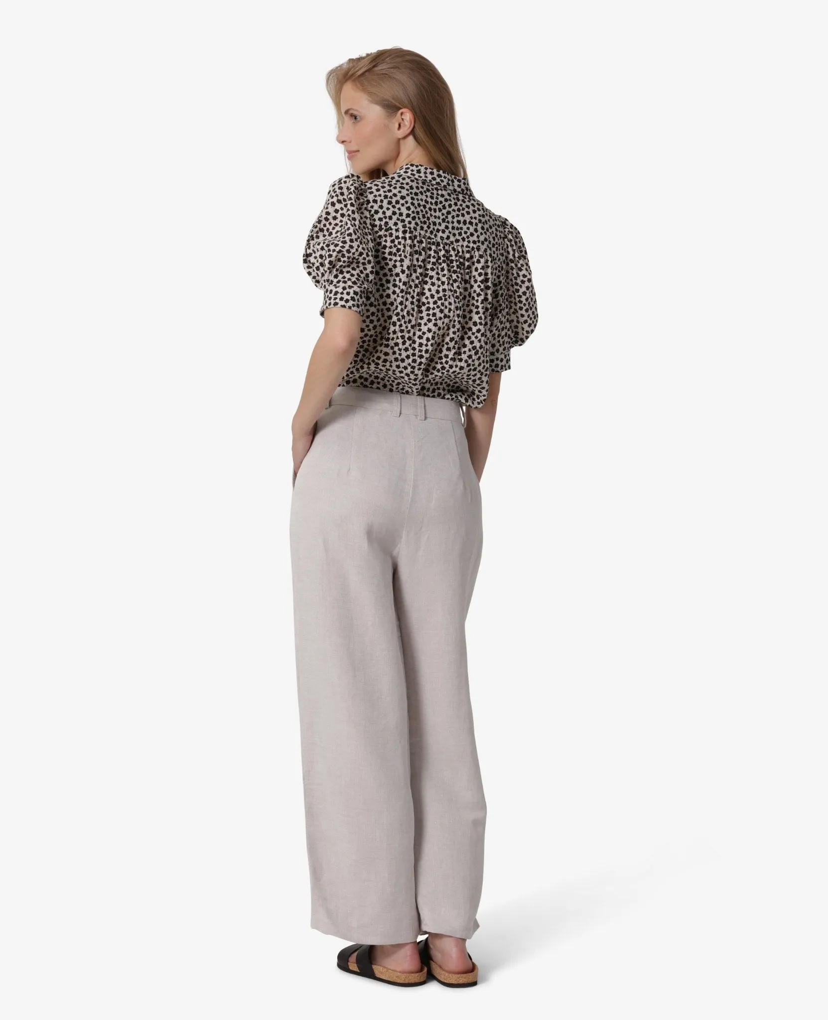 TIMELESS LINEN TROUSERS